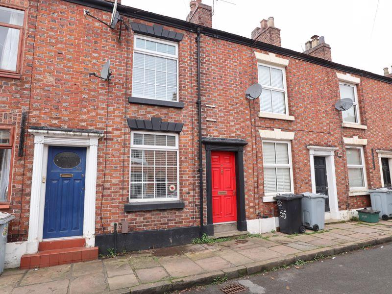 St Street, Macclesfield 2 bed terraced house £200,000