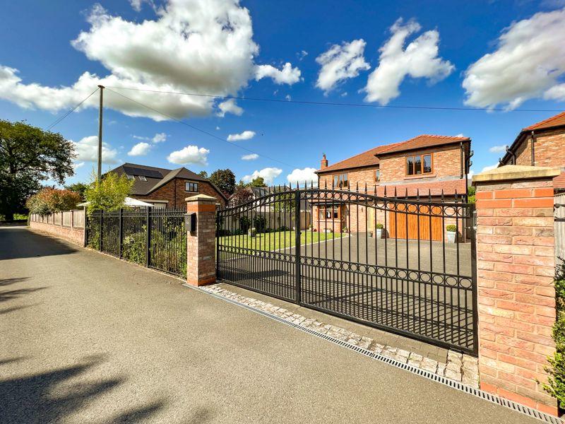 Chelford Road, Somerford, Congleton 5 bed detached house for sale £