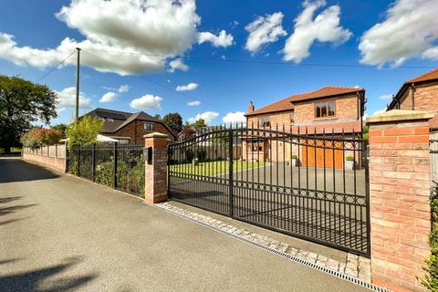 6 Chelford Road, Somerford, Congleton, CW12 4QD