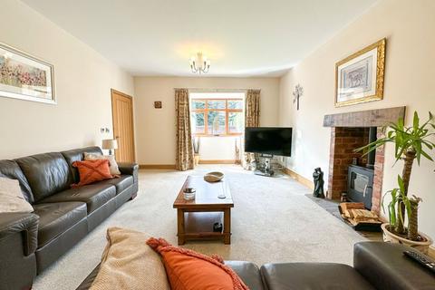 6 Chelford Road, Somerford, Congleton, CW12 4QD
