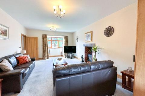 6 Chelford Road, Somerford, Congleton, CW12 4QD