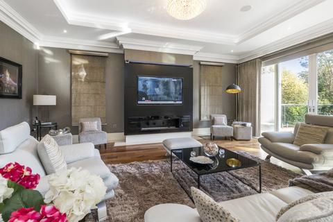 4 bedroom detached house for sale - Coombe Ridings, Kingston Upon Thames