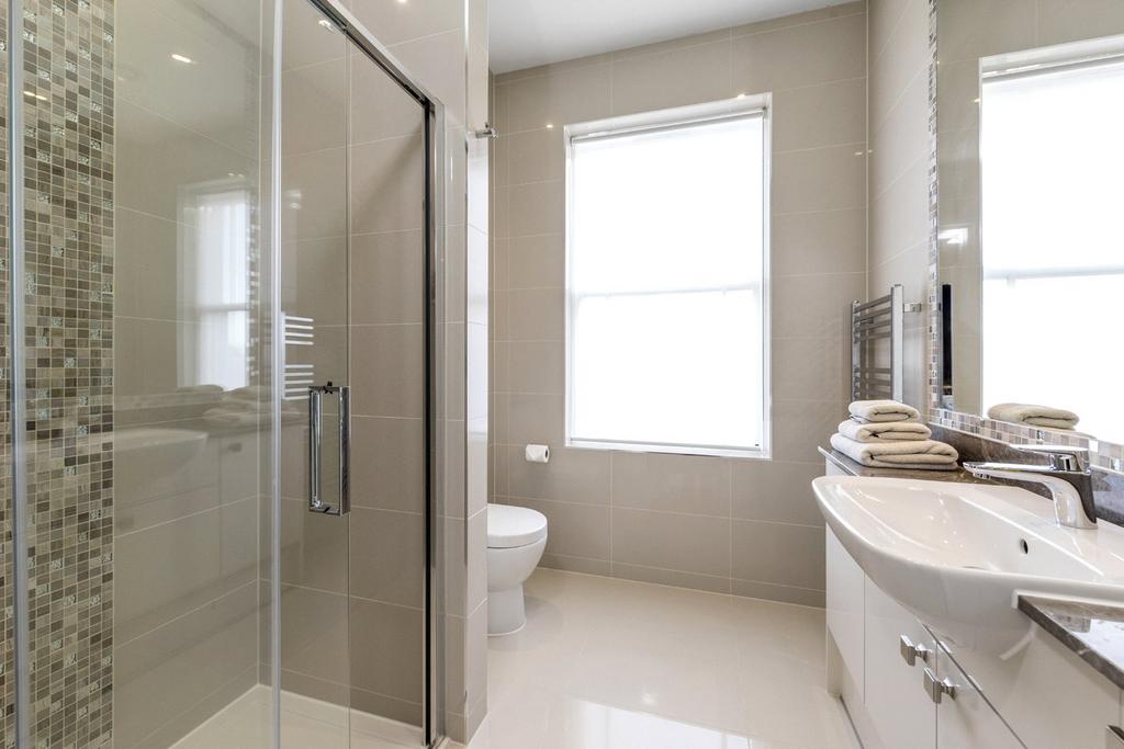 Ensuite Three