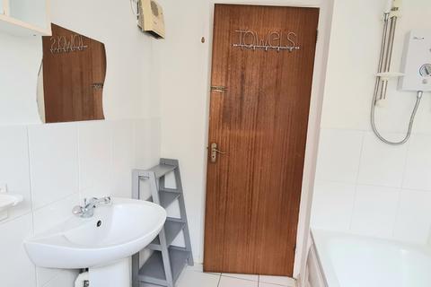 1 bedroom apartment to rent - Maple Close,