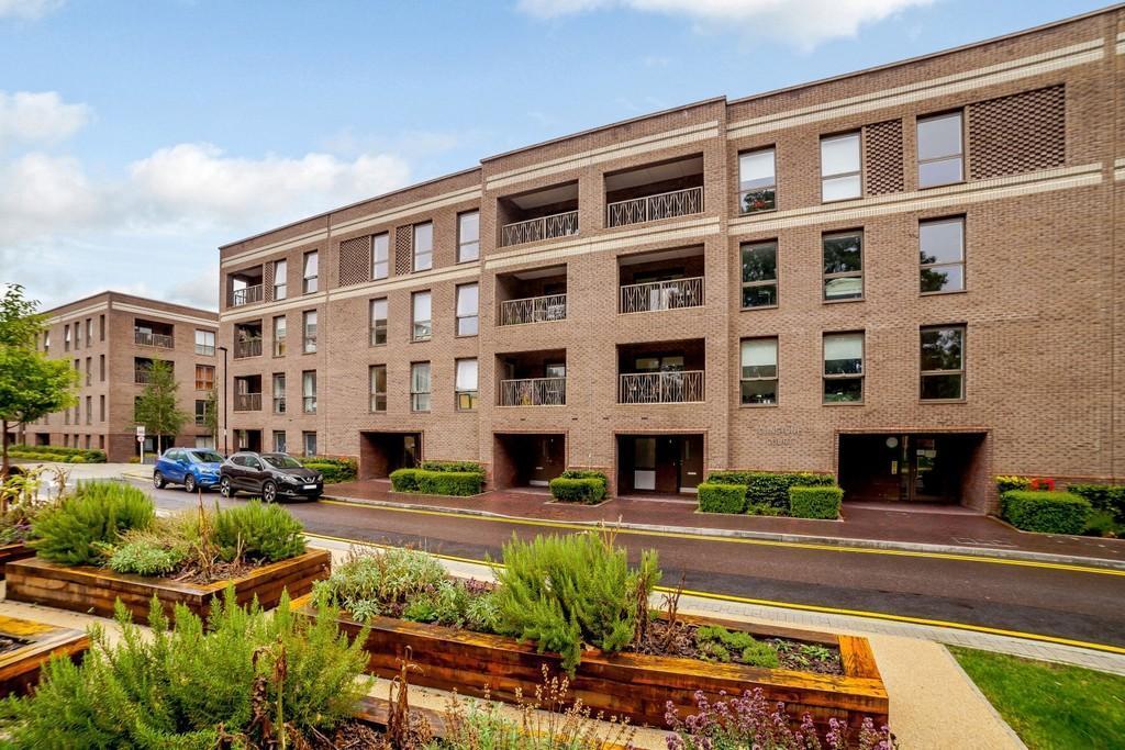 Dunstone Court, Catford Green, Adenmore Road, Catford, SE6 4DZ 2 bed