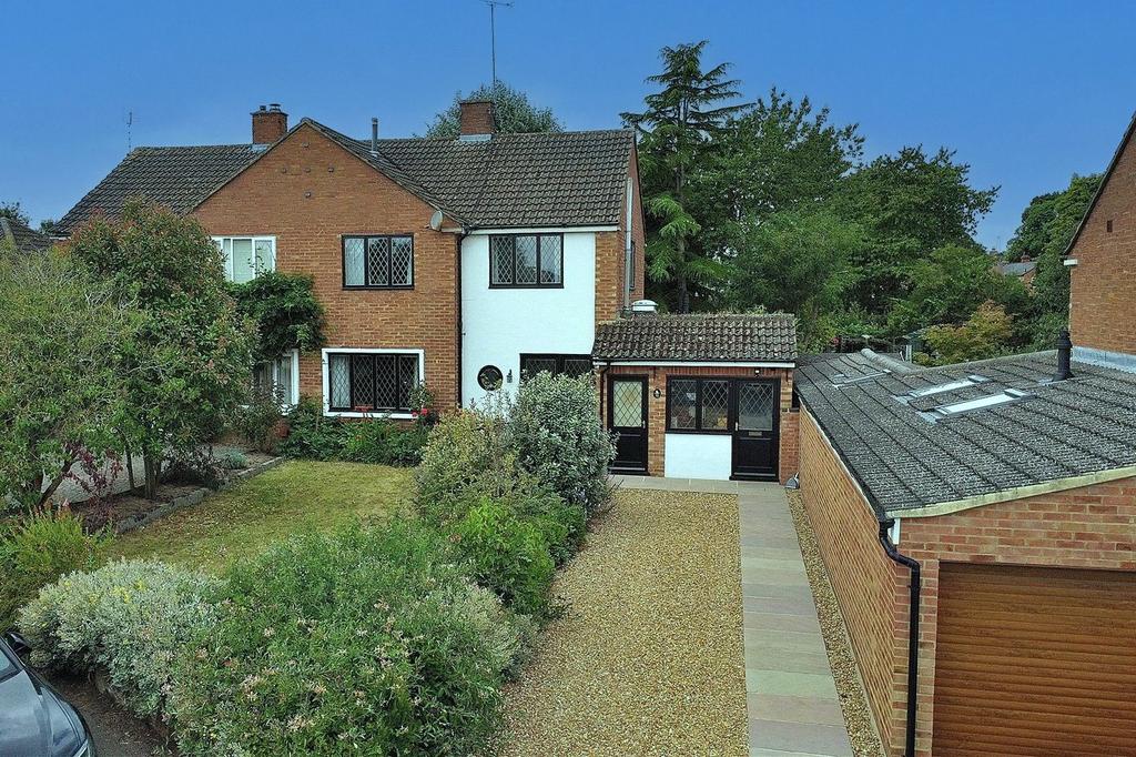 Leighton Buzzard, Bedfordshire LU7 3 bed semidetached house for sale