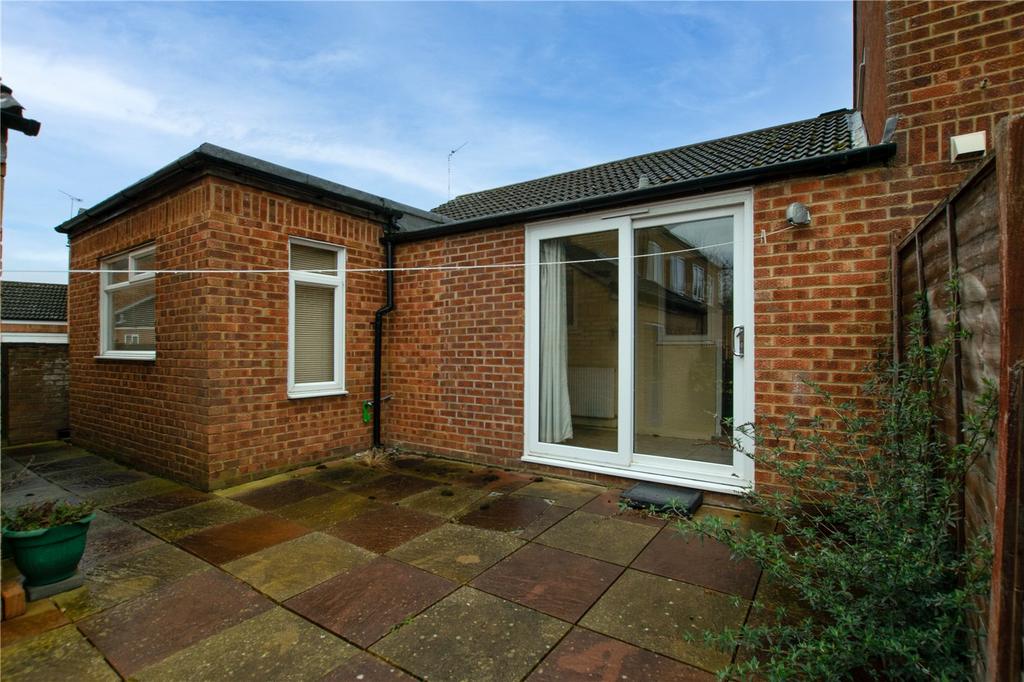 Leighton Buzzard, Bedfordshire LU7 2 bed bungalow for sale £300,000