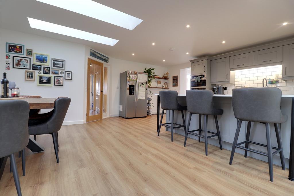 Kitchen/Dining