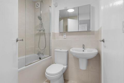 2 Devonish Close, Alcester, B49 6EG