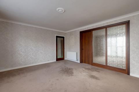54 Cammo Grove, Edinburgh, EH4 8EX