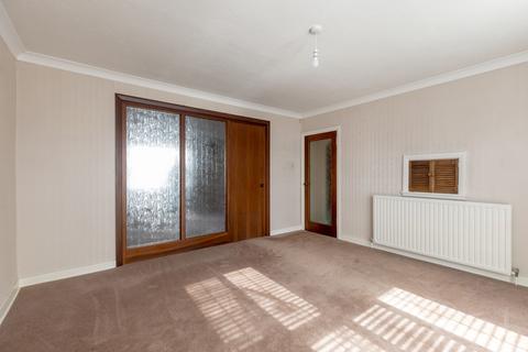 54 Cammo Grove, Edinburgh, EH4 8EX