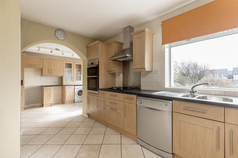 54 Cammo Grove, Edinburgh, EH4 8EX