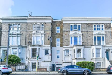 2 bedroom flat for sale - Louvaine Road, St John's Hill, London, SW11