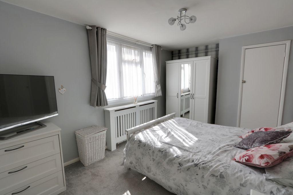 Bedroom 2 (Double)