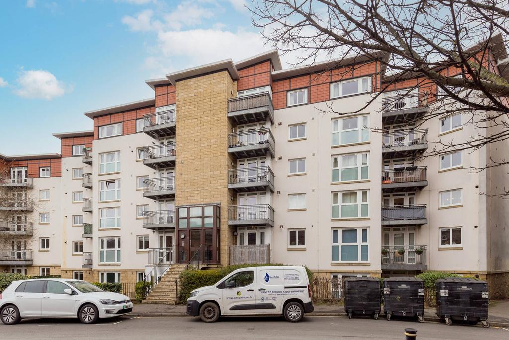 33/15 Brunswick Road, Edinburgh, EH7 5GU 2 bed flat £265,000