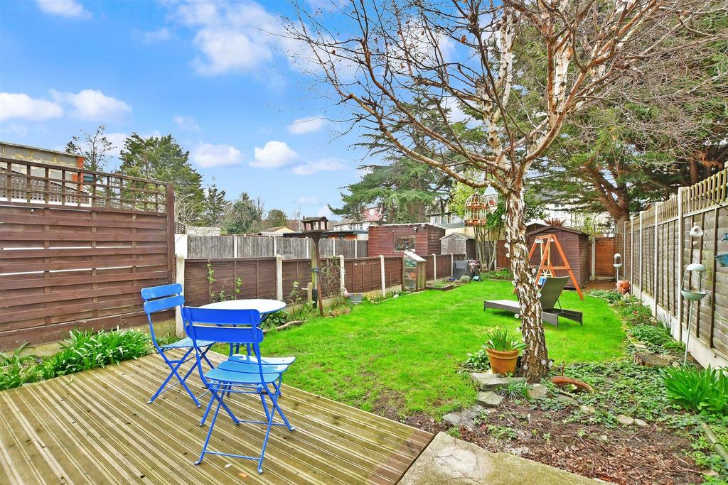 Eccleston Crescent, Romford, Essex 3 bed terraced house for sale £550,000