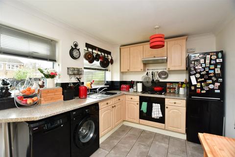 13 Wildman Close, Gillingham, ME8 9SL