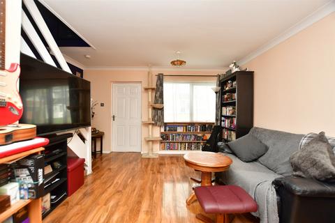 13 Wildman Close, Gillingham, ME8 9SL