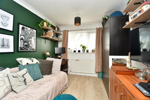 13 Wildman Close, Gillingham, ME8 9SL