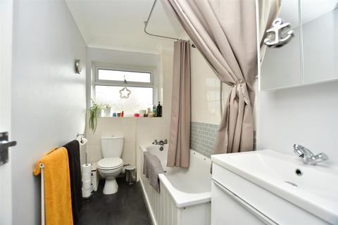 13 Wildman Close, Gillingham, ME8 9SL