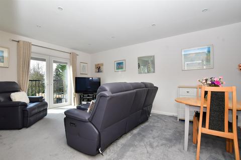 2 bedroom ground floor flat for sale - Tonbridge Road, Teston, Maidstone, Kent