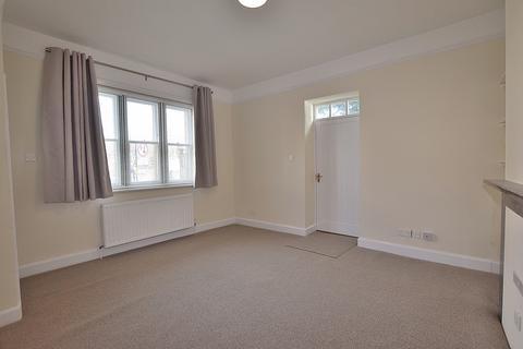 2 bedroom link detached house to rent, Victoria Road, Richmond
