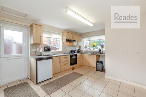 2 bedroom semi-detached bungalow for sale - Raewood Avenue, Hawarden CH5 3