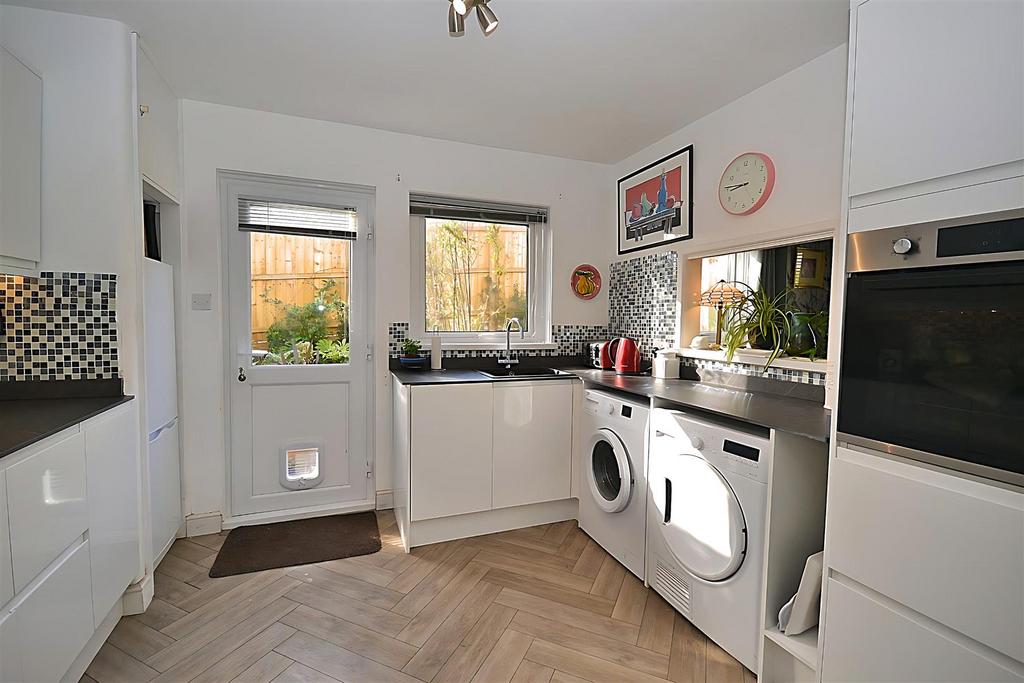 Kitchen (1).jpg