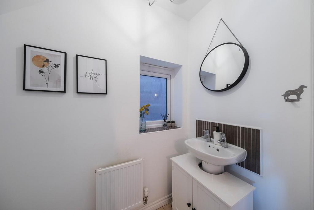 24 Gibson Close-009.JPG