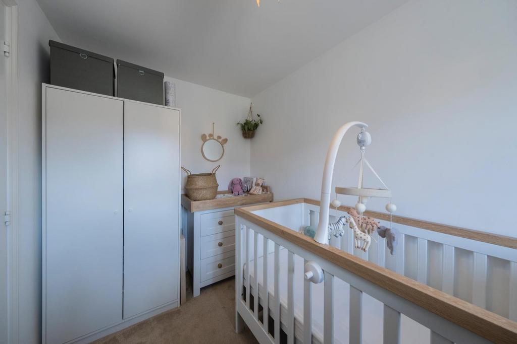 24 Gibson Close-017.JPG