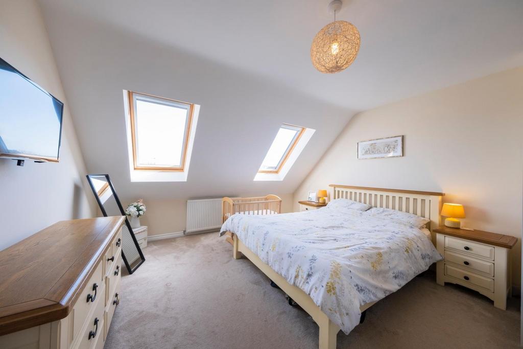 24 Gibson Close-020.JPG