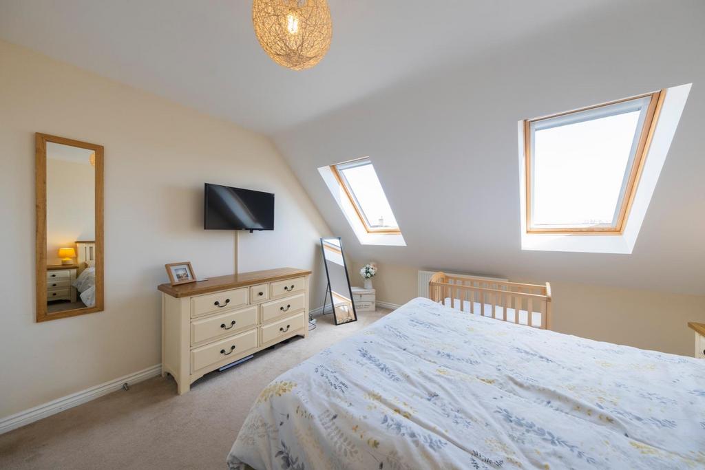 24 Gibson Close-022.JPG