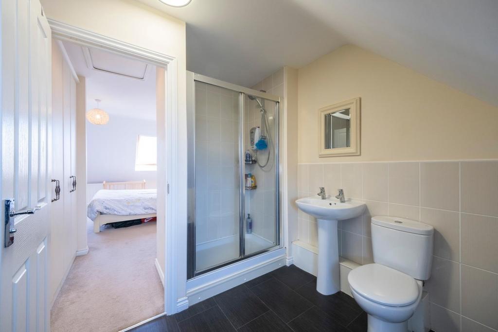 24 Gibson Close-023.JPG