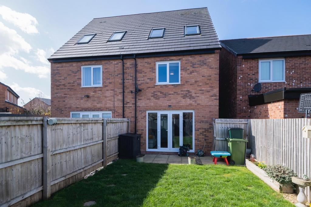 24 Gibson Close-028.JPG