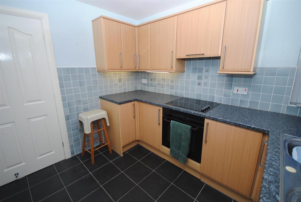 31woodlandscourt KITCHEN2.JPG