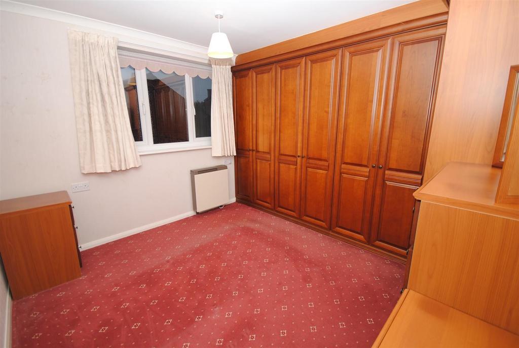 31woodlandscourt BEDROOM.JPG
