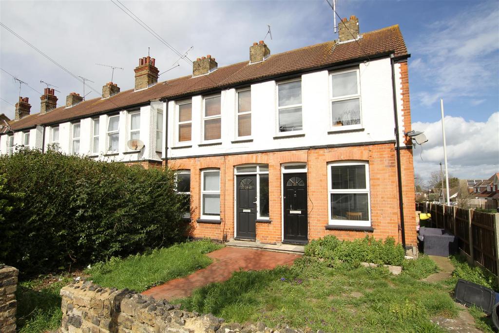Carlingford Drive, WestcliffOnSea Flat £700 pcm (£162 pw)