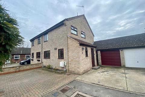 3 bedroom semi-detached house for sale - School Meadow, Stowmarket, IP14