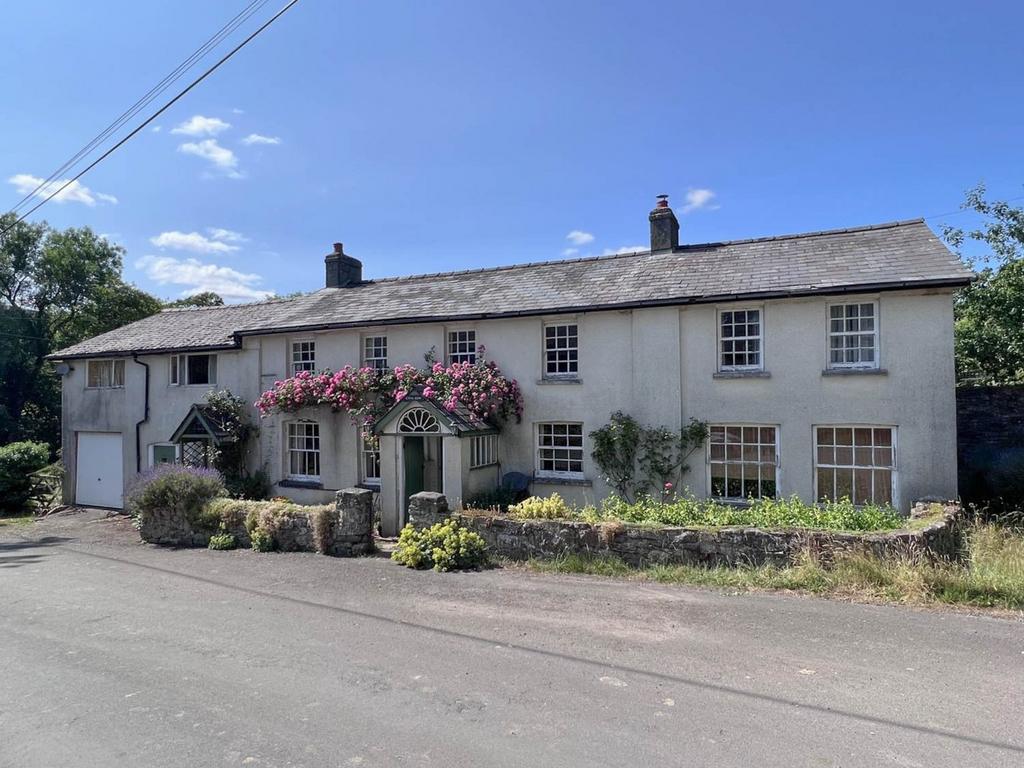 Franksbridge, Llandrindod Wells, LD1 5 bed detached house for sale £