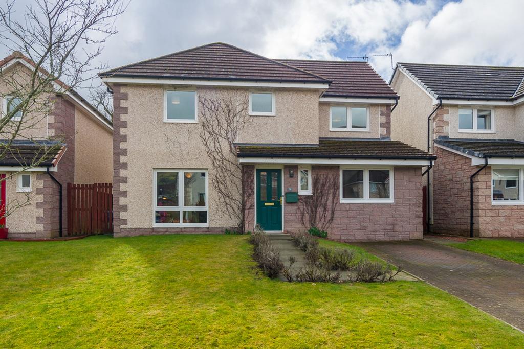 Ivy Leaf Place, Lennoxtown, G66 4 bed detached house £255,000