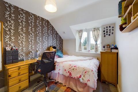 64 Franklins, Maple Cross, Rickmansworth, WD3 9SY
