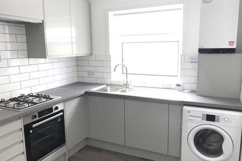 1 bedroom flat to rent - 98a Beaufort Road