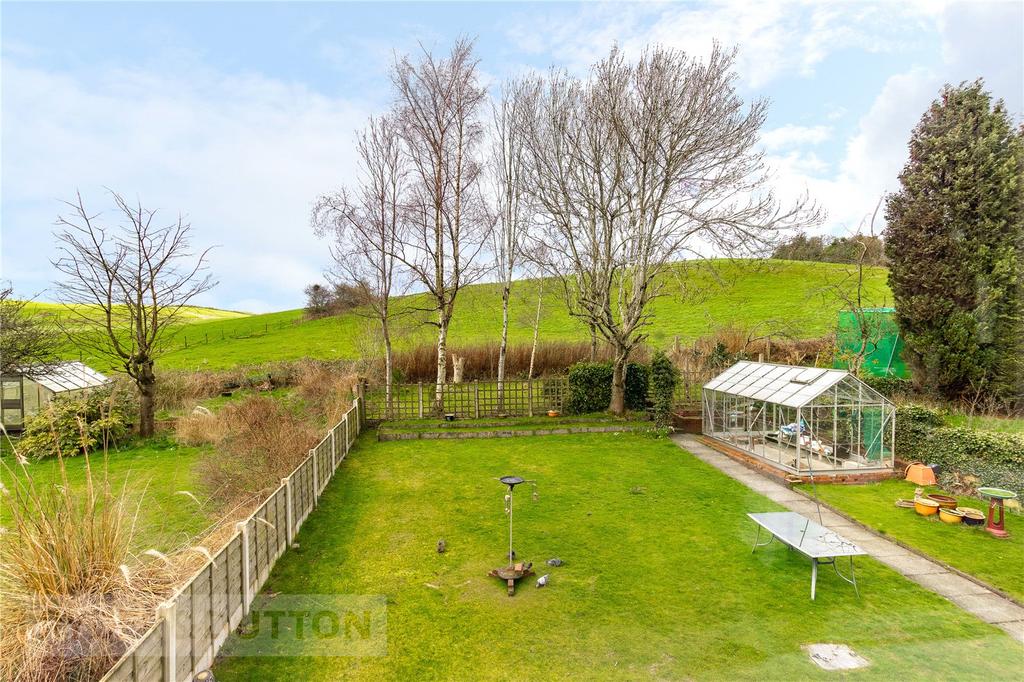 Tandle Hill Road, Royton, Oldham, Greater Manchester, OL2 4 bed semi