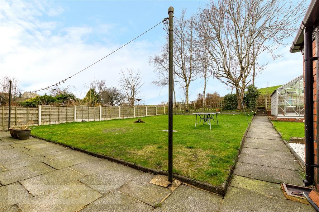 Tandle Hill Road, Royton, Oldham, Greater Manchester, OL2 4 bed semi