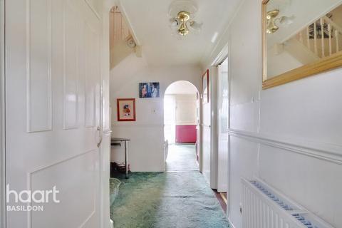 100 Lincoln Road, Basildon, SS14 3RA