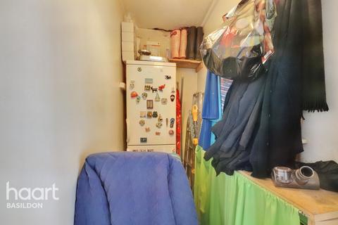 100 Lincoln Road, Basildon, SS14 3RA