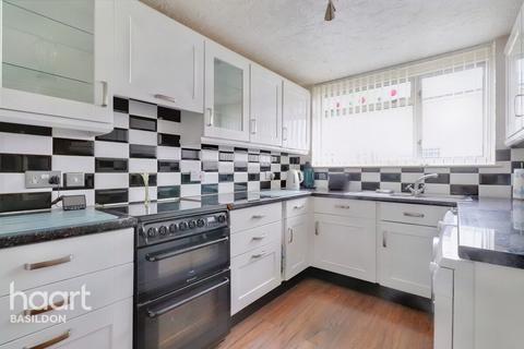 100 Lincoln Road, Basildon, SS14 3RA