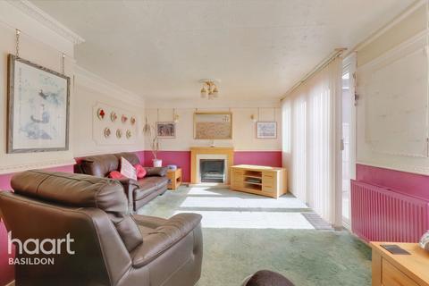 100 Lincoln Road, Basildon, SS14 3RA