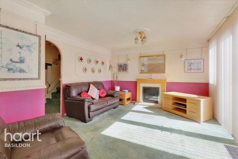 100 Lincoln Road, Basildon, SS14 3RA