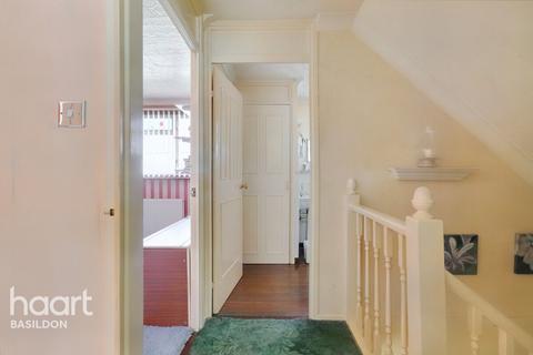 100 Lincoln Road, Basildon, SS14 3RA